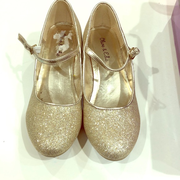 gold shoes size 3